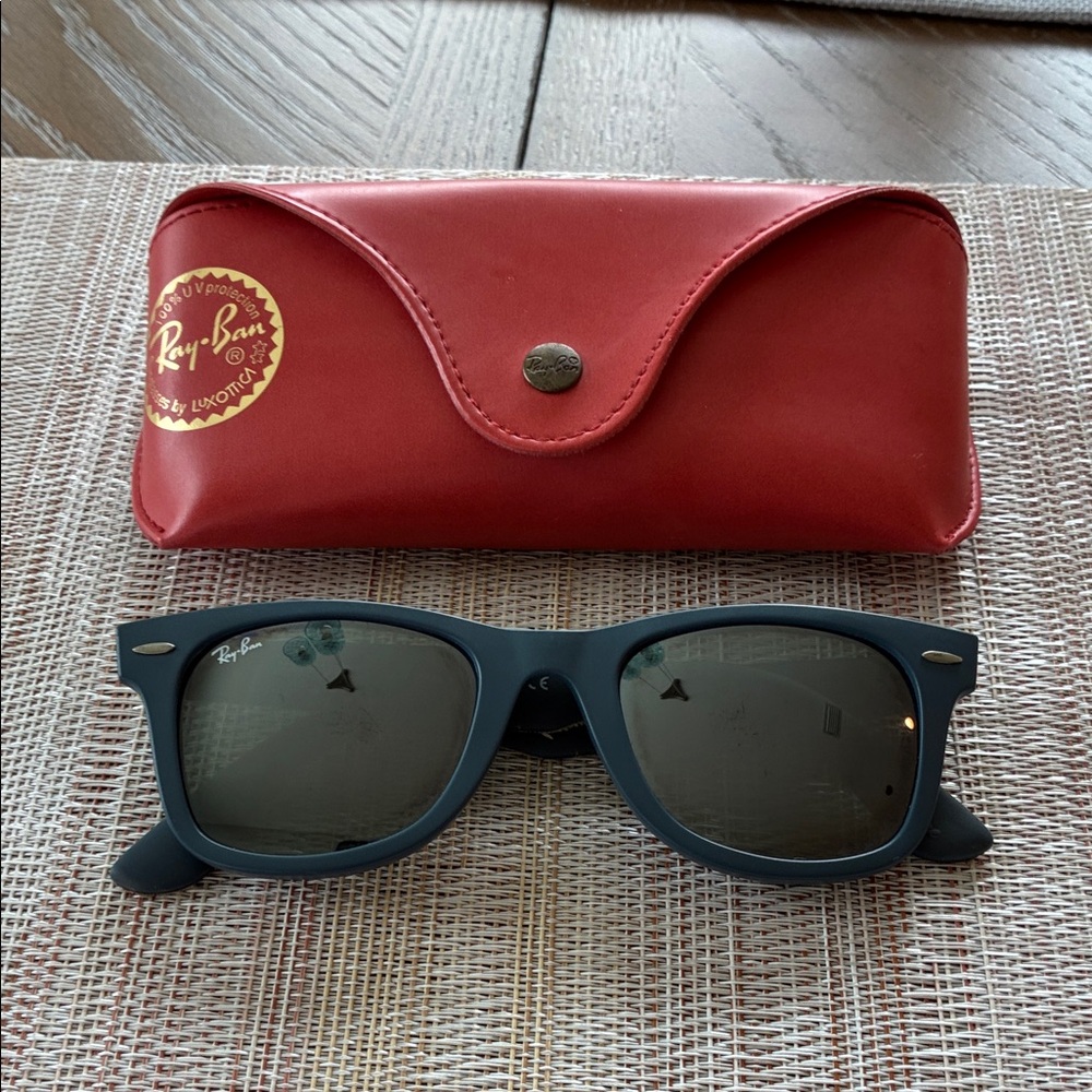 Ray-Ban Wayfarer Sunglasses Urban Camouflage limited edition with Red Case